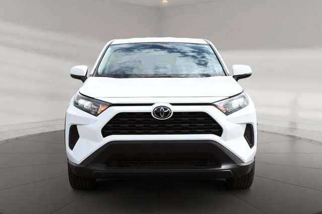 2023 Toyota RAV4 LE AWD 2023 APPLE CARPLAY SIEGES CHAUFFANTS CAM in Cars & Trucks in Longueuil / South Shore - Image 2