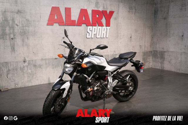 2015 Yamaha FZ-07 in Sport Touring in Laurentides