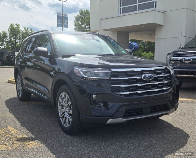 2025 Ford Explorer ACTIVE | COMFORT PKG | PANO ROOF | REMOTE STA in Cars & Trucks in Calgary - Image 2