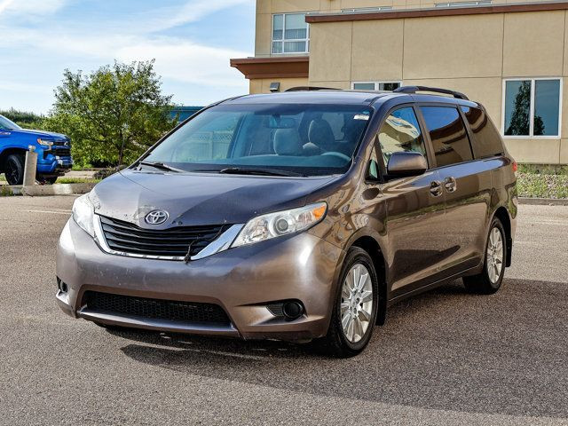 2011 Toyota Sienna LE AWD 3.5L in Cars & Trucks in Strathcona County - Image 4