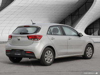 Experience effortless city driving with this sleek 2022 Kia Rio 5-door hatchback, boasting only 86,4... (image 4)
