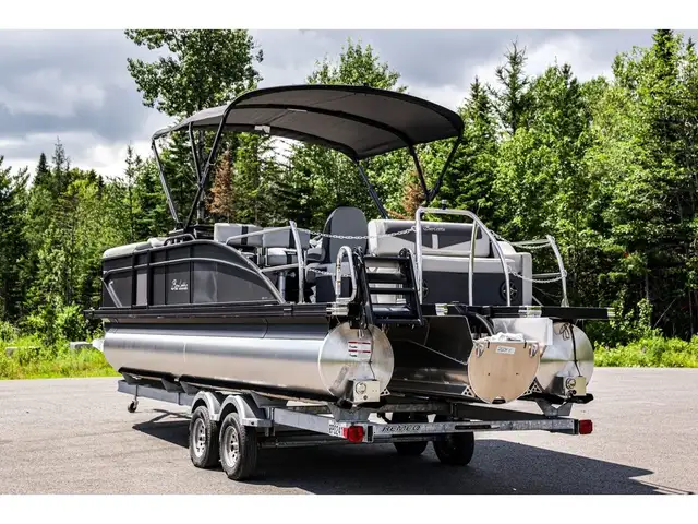 2025 Barletta Cabrio 24 UE in Powerboats & Motorboats in Québec City - Image 10