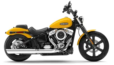 The Street Bob is a lean, mean bobber with mini-ape handlebars, mid-mounted foot controls, and a mas...