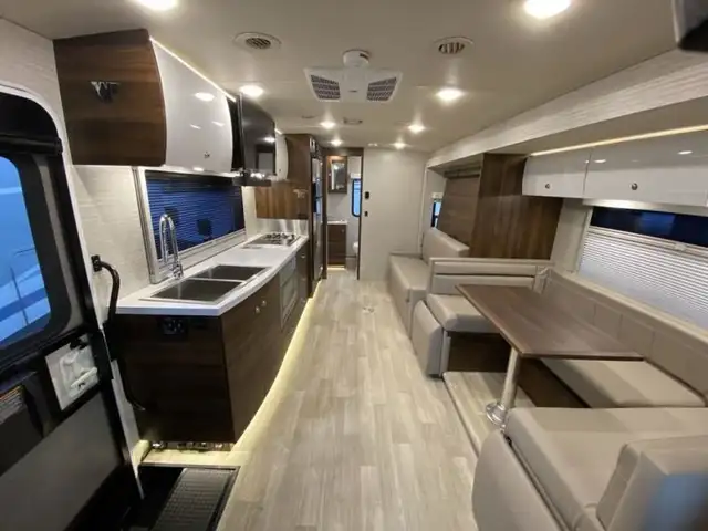 2025 Winnebago View 24D in RVs & Motorhomes in Abbotsford - Image 14
