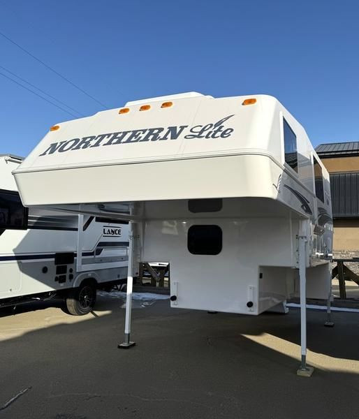 2024 Northern Lite Limited Edition 8-11EXLEWB Face-to-Face Dinet in Travel Trailers & Campers in Strathcona County - Image 3