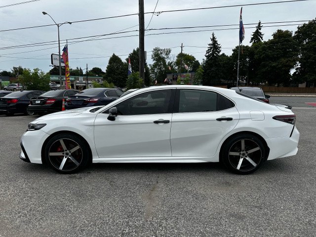 2021 Toyota Camry SE | Leather in Cars & Trucks in City of Toronto - Image 3