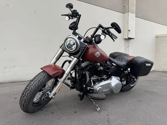 2017 HARLEY DAVIDSON SOFTAIL - LOW KMS!  in Street, Cruisers & Choppers in Saskatoon - Image 6