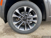 This Jeep Grand Cherokee delivers a Regular Unleaded V-6 3.6 L/220 engine powering this Automatic tr... (image 8)