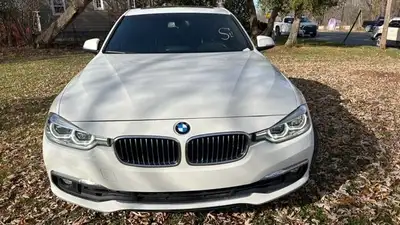THIS 2017 BMW 330IX LUX, ALL WHEEL DRIVE, 4 DOOR SEDAN, AUTO, VERY WELL MAINTAINED, SERVICE HISTORY,...