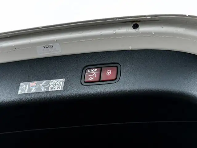 2024 Mercedes-Benz GLC 300 4MATIC Panoroof Heated Seats 360 Cam in Cars & Trucks in City of Toronto - Image 14