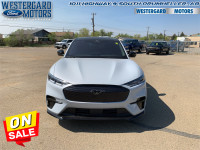 Sunroof, Ford Co-Pilot360+, Park Assist, Equipment Group 400A! Hot Deal! We've marked this unit down... (image 7)