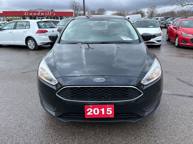  2015 Ford Focus CLEAN CARFAX, MANUAL TRANSMISSION, BACKUP CAM! in Cars & Trucks in London - Image 3