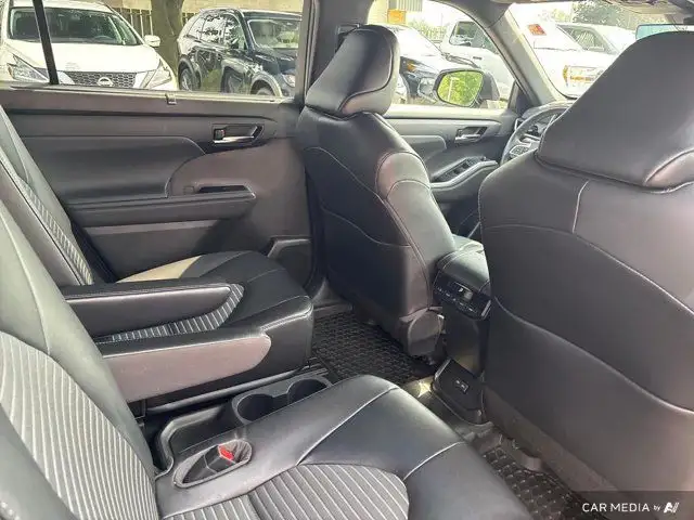 2022 Toyota Highlander XSE dans Autos et camions dans Brantford - Image 28