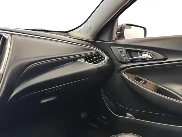 2018 Chevrolet Malibu Premier 2,0 Turbo Toit pano Cuir Audio Bos in Cars & Trucks in Laval / North Shore - Image 29