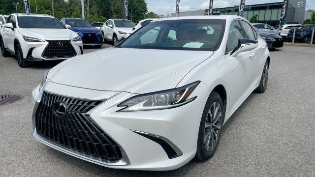 2024 Lexus ES 300h Premium / toit ouvrant / cuir / bluetooth Bie in Cars & Trucks in Laval / North Shore - Image 2