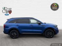- ACCIDENT FREE - HEATED & COOLED LEATHER SEATS - PANORAMIC SUNROOF - LANE KEEPING SYSTEM - ADAPTIVE... (image 6)