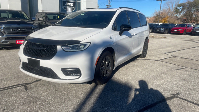 2024 Chrysler Pacifica Hybrid Select in Cars & Trucks in Sarnia - Image 2