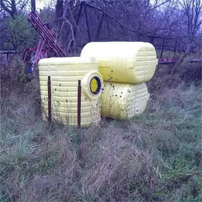 1000 Gallon yellow sprayer tank ace CC1000-58N $1900 1250 Gallon yellow sprayer tanks ace cc1250-58N...