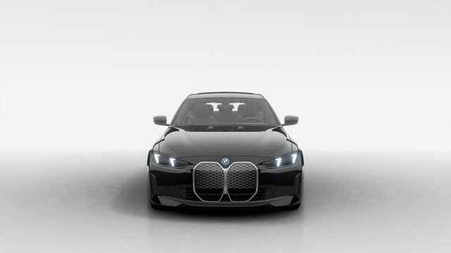 2025 BMW i4 eDrive40 Gran Coupe | Sensatec Perfore | Ent. 3 ans in Cars & Trucks in City of Montréal - Image 3