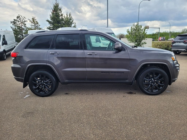 2021 Jeep Grand Cherokee in Cars & Trucks in Strathcona County - Image 4