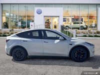 This Tesla Model Y boasts a Electric engine powering this Automatic transmission. Window Grid Antenn... (image 5)