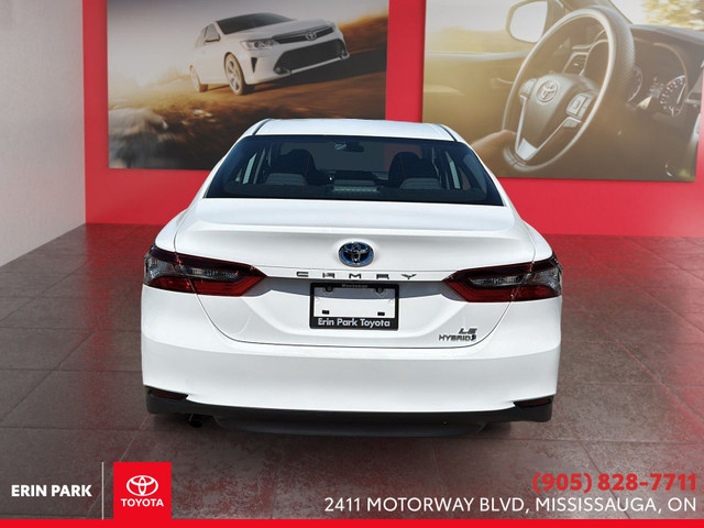 2021 Toyota Camry Hybrid LE in Cars & Trucks in Oakville / Halton Region - Image 3