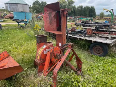 I have this McKee Cornhog forage blower chopper.