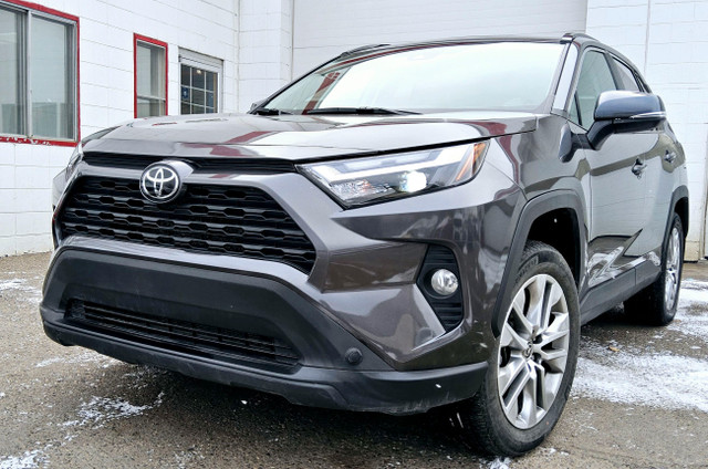 2022 Toyota RAV4 XLE in Cars & Trucks in Calgary