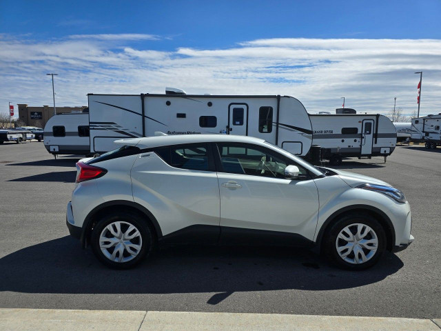 2020 Toyota C-HR in Cars & Trucks in Ottawa - Image 4