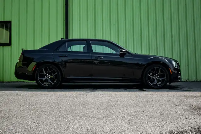 2022 Chrysler 300 S • SUNROOF • NAV • HEATED LEATHER • PREM. AUD in Cars & Trucks in Kingston - Image 3