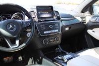 ACCIDENT FREE WELL MAINTAINED ONE OWNER CLEAN CARFAX TWO TONE INTERIOR Experience unmatched performa... (image 9)