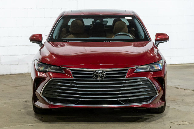 2020 Toyota Avalon Limited | Premium | Affichage tête haute in Cars & Trucks in City of Montréal - Image 2
