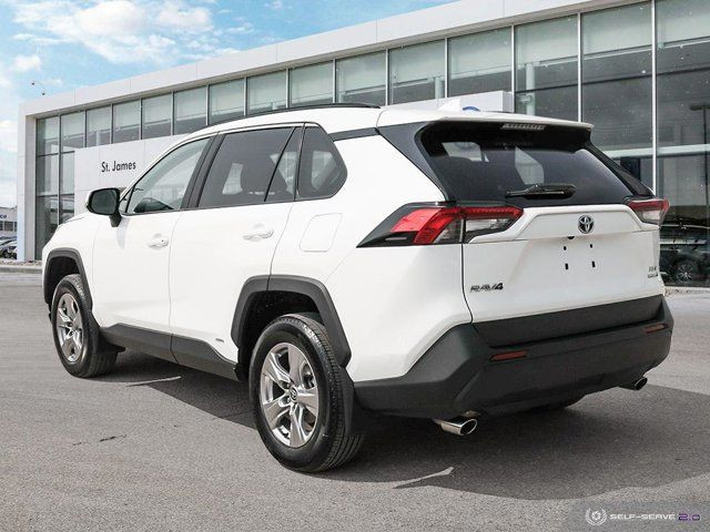 2022 Toyota RAV4 Hybrid XLE | CLEAN CARFAX | LOW MILEAGE in Cars & Trucks in Winnipeg - Image 3