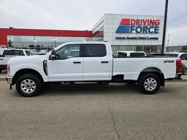 2023 Ford Super Duty F-250 SRW XLT 4WD Crew Cab 8' Box, 7.3L V8  in Cars & Trucks in St. Albert - Image 2