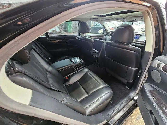 2014 Lexus LS 600H AWD-NAVI-MASSAGE SEAT-DVD- LWB in Cars & Trucks in Oakville / Halton Region - Image 32