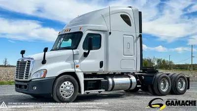Heavy truck - # STOCK: C-32742 2012 FREIGHTLINER CASCADIA CAMION CONVENTIONNEL AVEC COUCHETTE 2012 F...