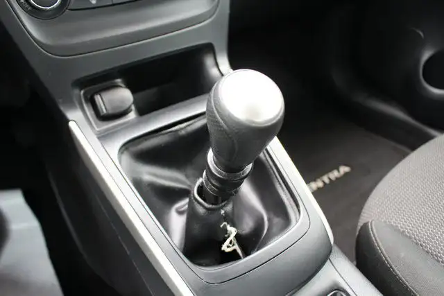2019 Nissan Sentra in Cars & Trucks in Calgary - Image 19