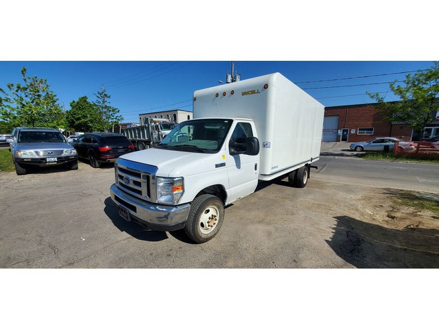  2019 Ford E-450 E-450 - 16Ft Unicell Box - Loading Ramp - Gasol in Cars & Trucks in City of Toronto - Image 3