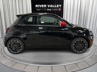 ALLOY WHEELS, PANIC ALARM, NAVIGATION SYSTEM, AUTOMATIC TEMPERATURE CONTROL, TRACTION CONTROL, REAR... (image 7)