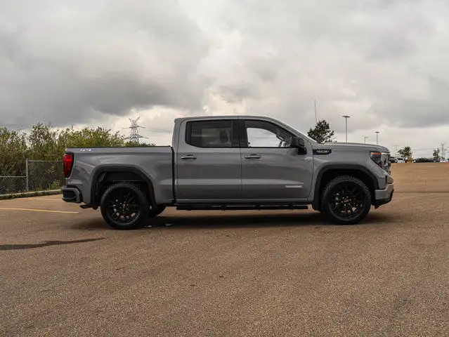 2024 GMC Sierra 1500 Elevation 5.3L dans Autos et camions dans Comté de Strathcona - Image 11