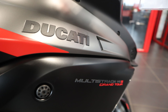 2024 Ducati Multistrada V4S GT Sandstorm in Other in Edmonton - Image 4