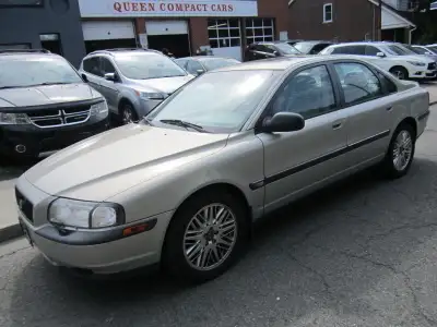 AUTOMATIC. FINISHED IN SILVER WITH GREY LEATHER INTERIOR. ALLOY WHEELS, A/C, KEY LESS ENTRY, SUNROOF...