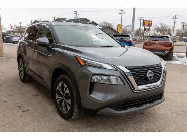 2023 Nissan Rogue SV AWD | MOONROOF | HEATED SEATS/WHEEL | REMOT in Cars & Trucks in Winnipeg - Image 2