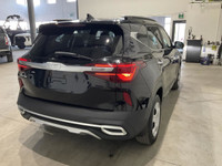 // JAMAIS ACCIDENTÉ! //Ce Kia Seltos 2023 version SX**CUIR**TOIT**AWD**NAVI**CAMERA RECUL**A/C** aff... (image 3)