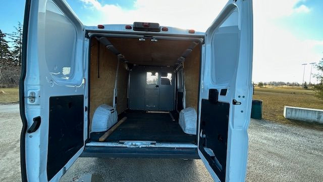 2018 Ram ProMaster Cargo Van 1500 in Cars & Trucks in Oakville / Halton Region - Image 4