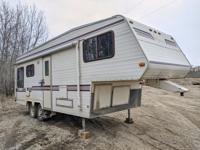 1988 Okanagan 25 Ft T/A 5th Wheel Travel Trailer 5W250 in Travel Trailers & Campers in Edmonton - Image 2