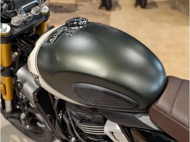2025 Triumph Scrambler 400 X // Matte Khaki Green/Fusion White in Dirt Bikes & Motocross in Winnipeg - Image 10