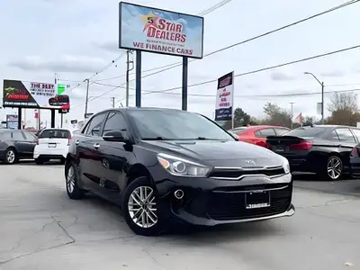 Looking for a Ford? Visit us at www.5StarDealer.com for view more like this vehicle. We have over 40...