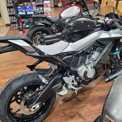 As per our “no hold policy” our inventory can vary from what is advertised. Please call us to confir...