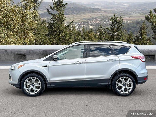 2015 Ford Escape Titanium | Low KM | 4 Wheel Drive in Cars & Trucks in Cowichan Valley / Duncan - Image 2